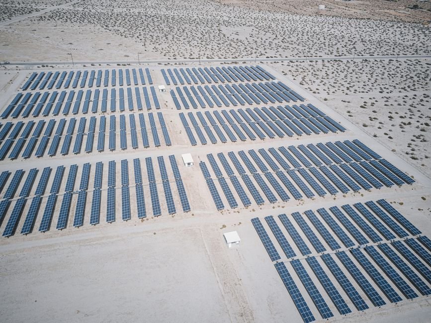 Utility-scale Helionex installation